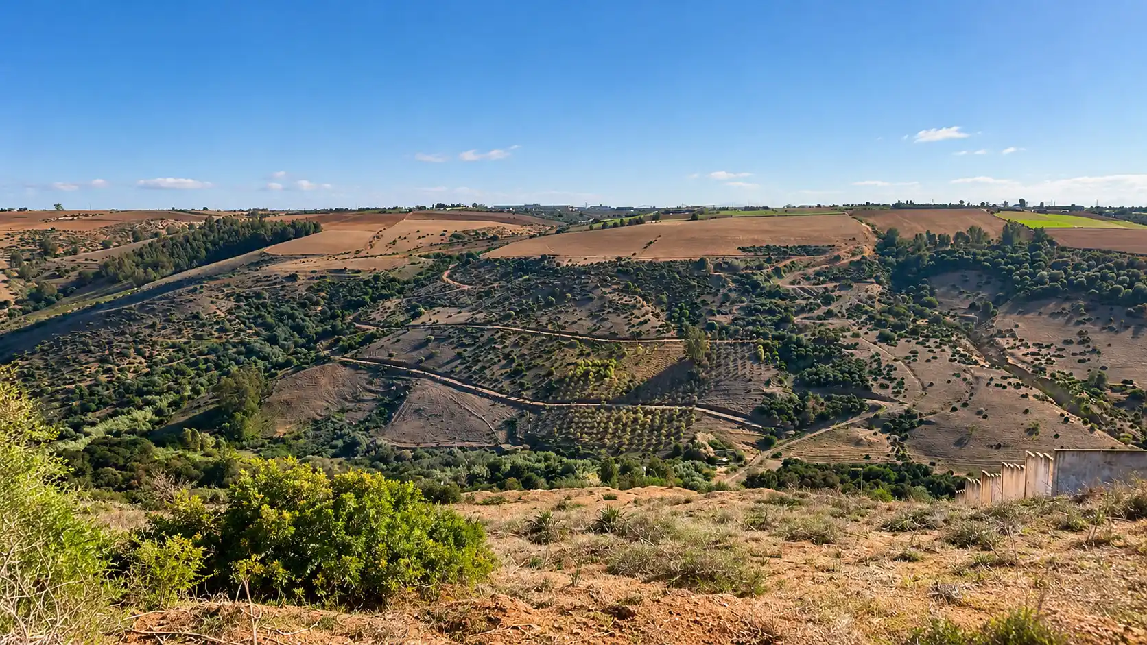 Terrain vue panoramique sur la vallee