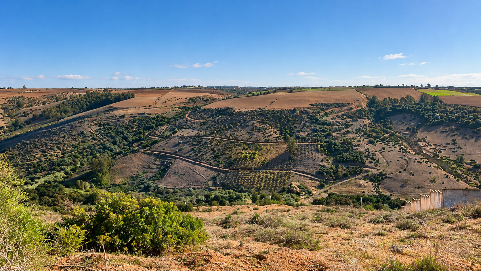 Terrain vue panoramique sur la vallee